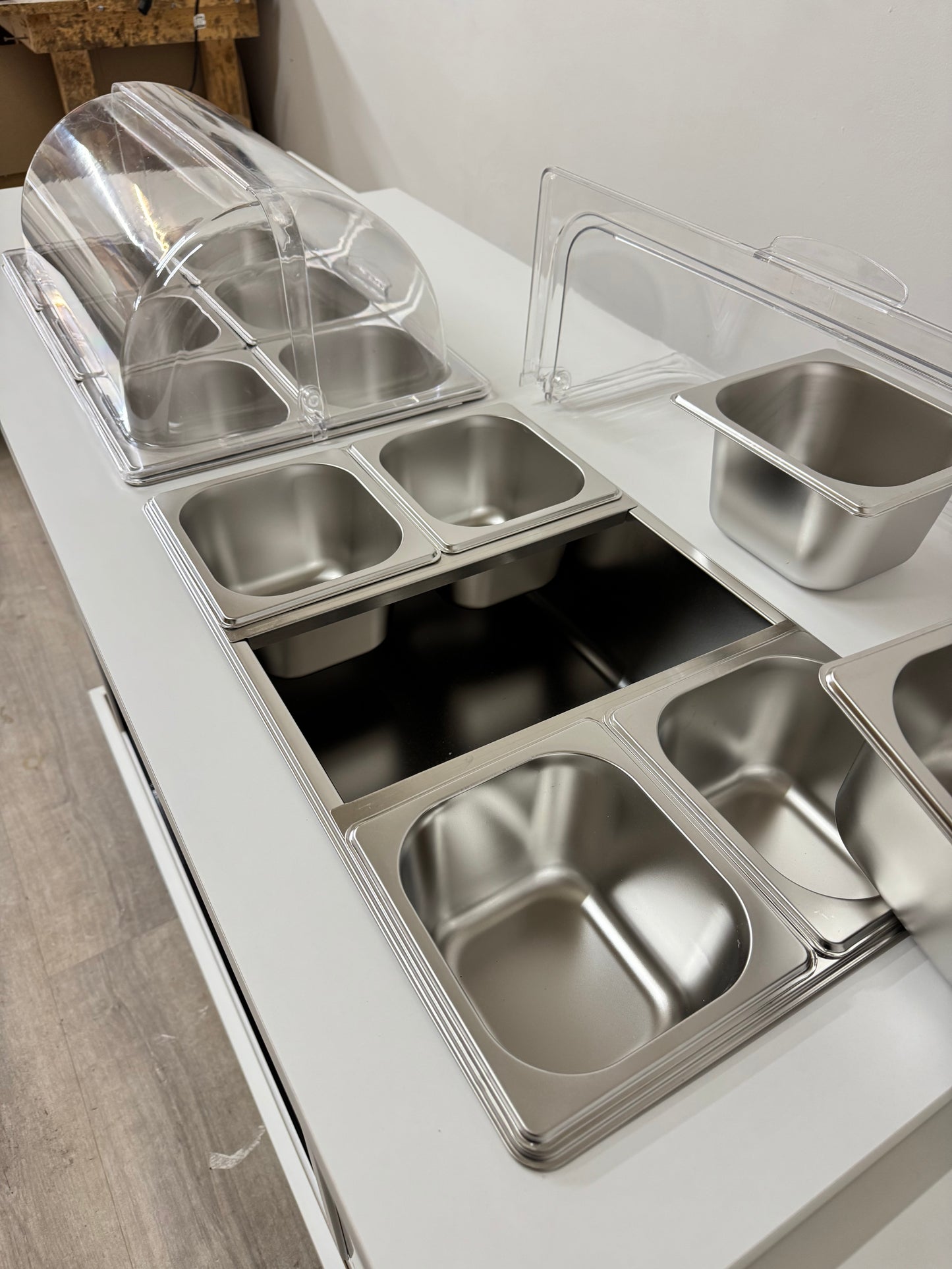 Premium cart - Fully loaded with TV screen, 2 x folding side shelves and hot / cold bain marie pans