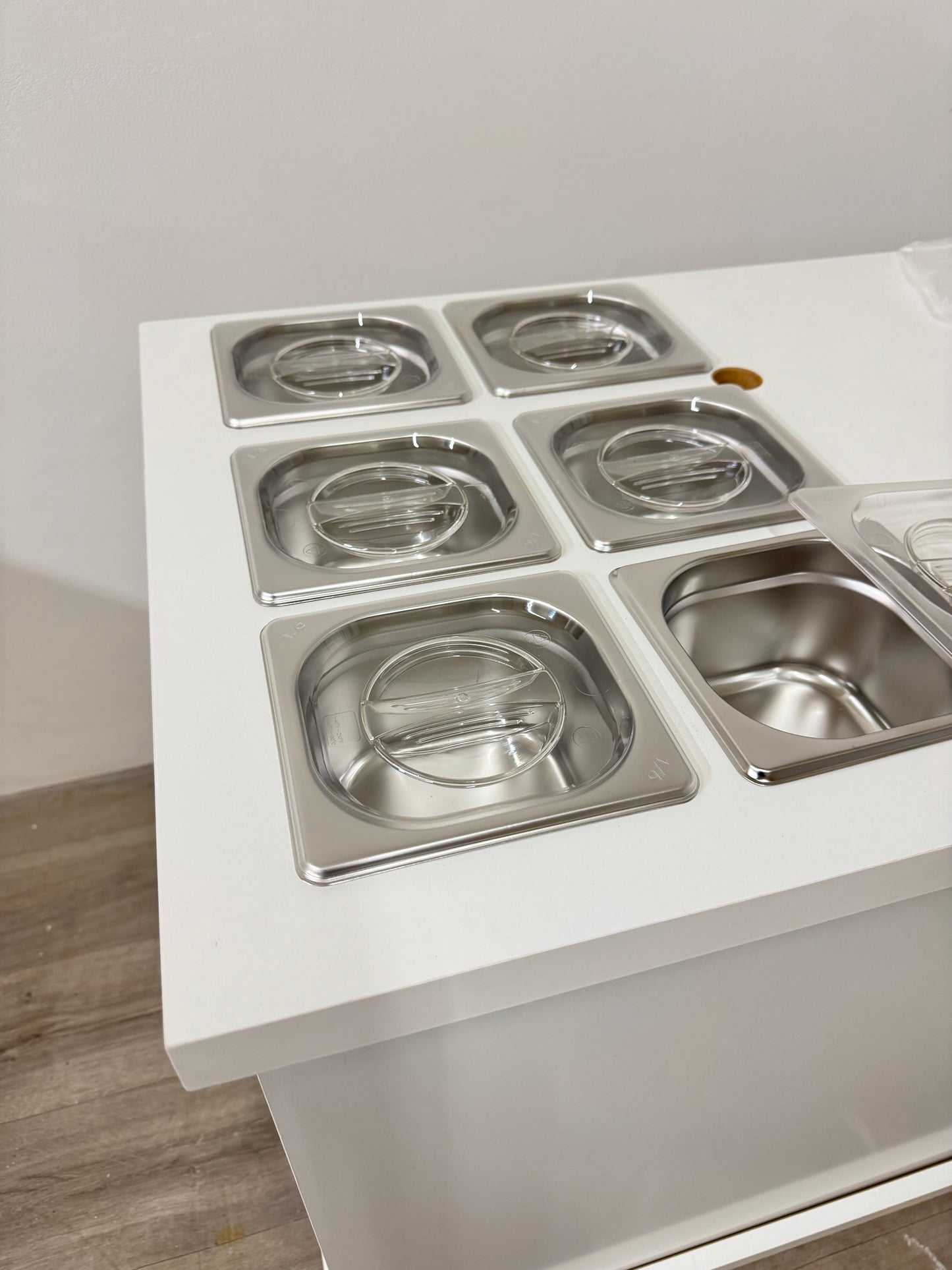 Set of 6 Clear plastic lids for pans