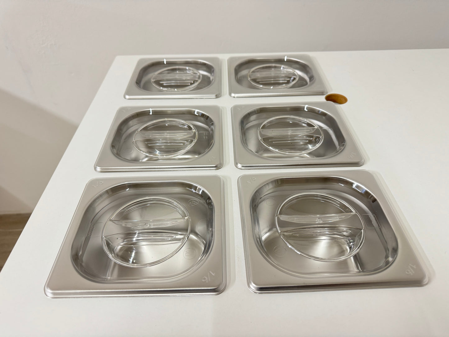 Set of 6 Clear plastic lids for pans