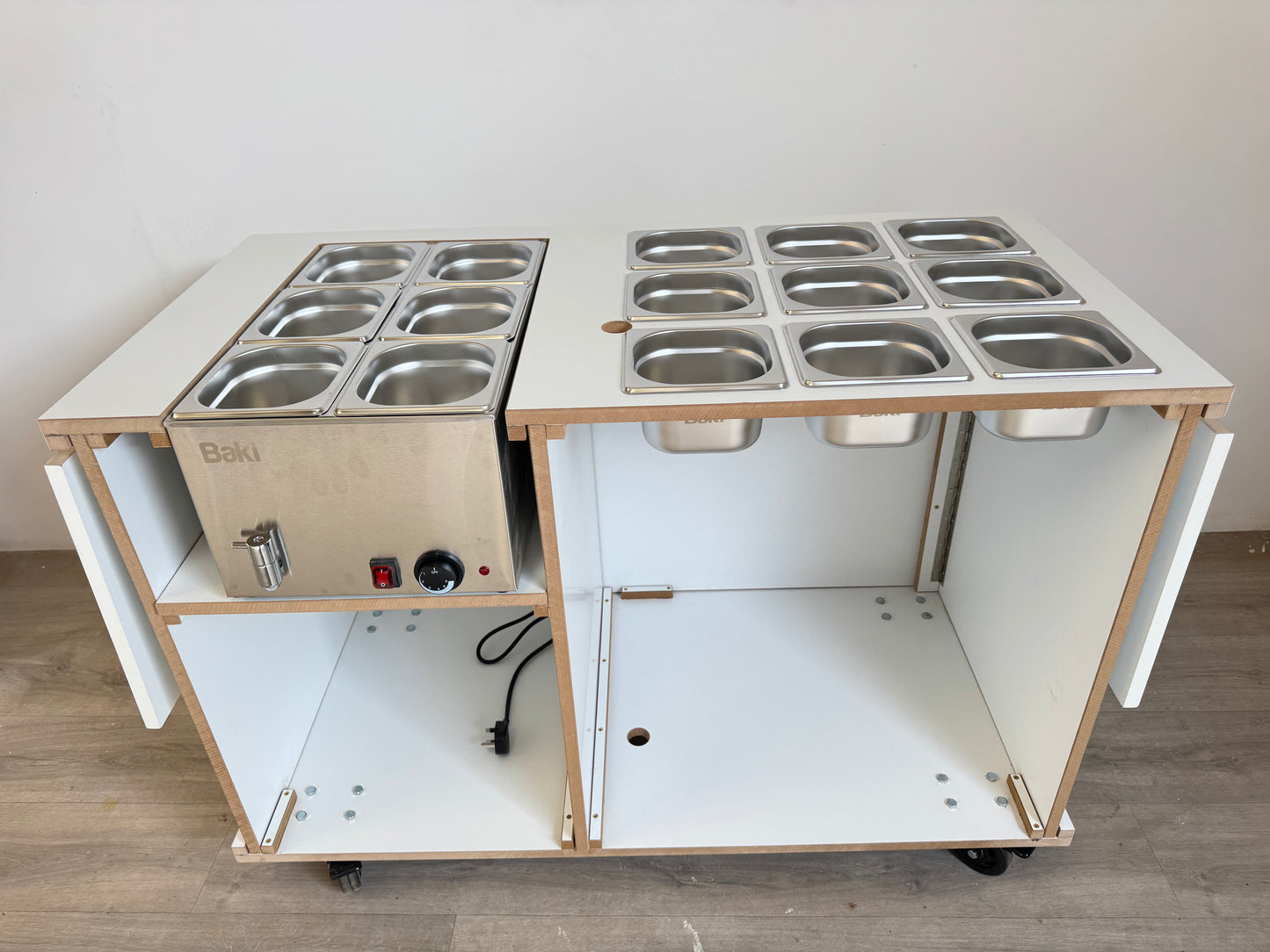 Cart with electric heated wet Bain Marie